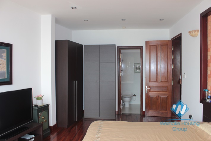 Three bedrooms apartment for rent in Tay Ho district, Ha Noi